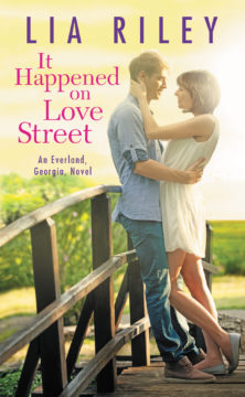 {Release Day Review+Giveaway} It Happened on Love Street by @LiaRileyWrites @ForeverRomance